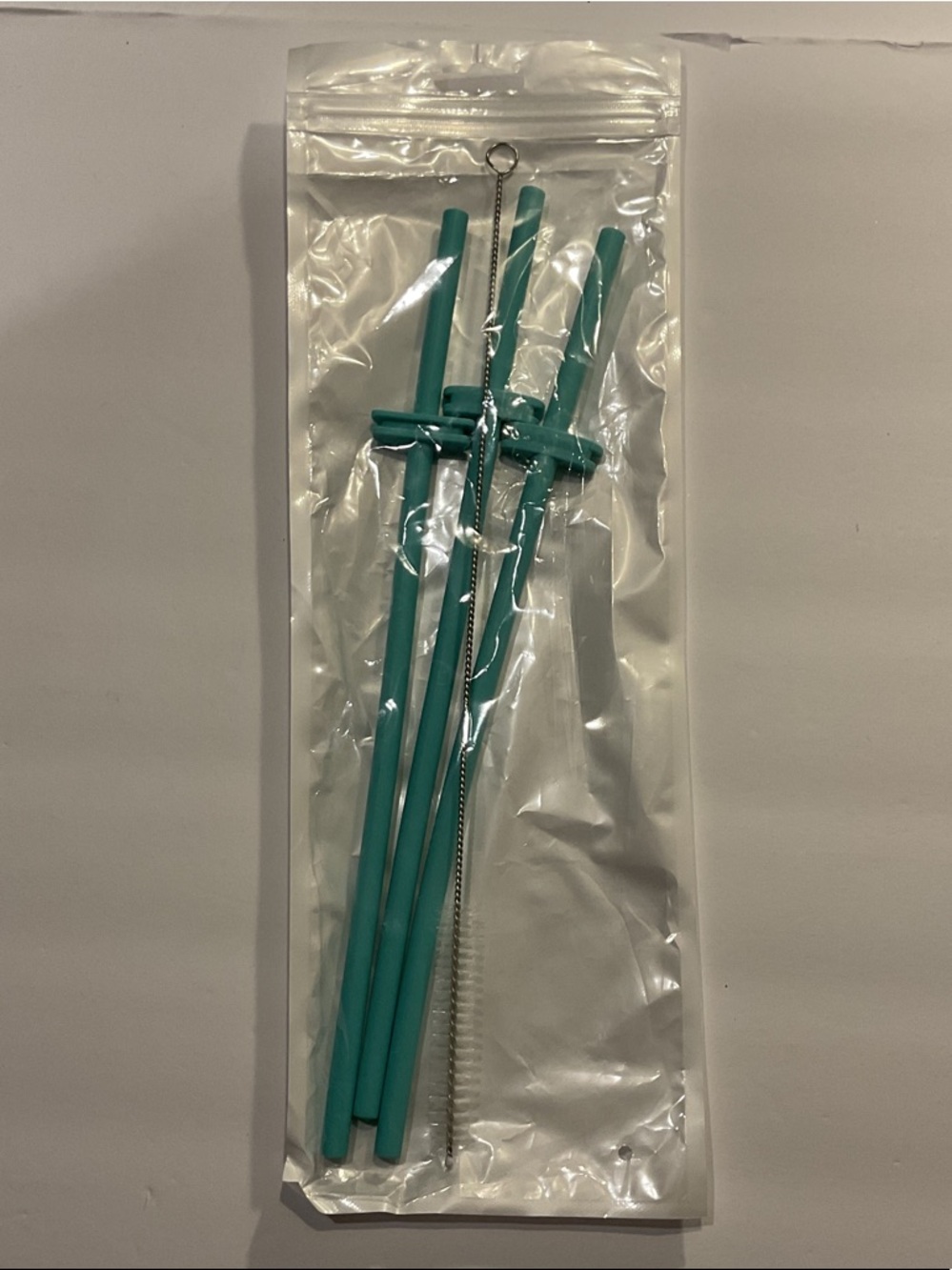 NWOT Reusable Turquoise Silicone Straws with Cleaning Brush